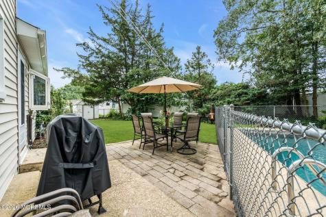 43 Railroad Avenue Beachwood NJ 08722