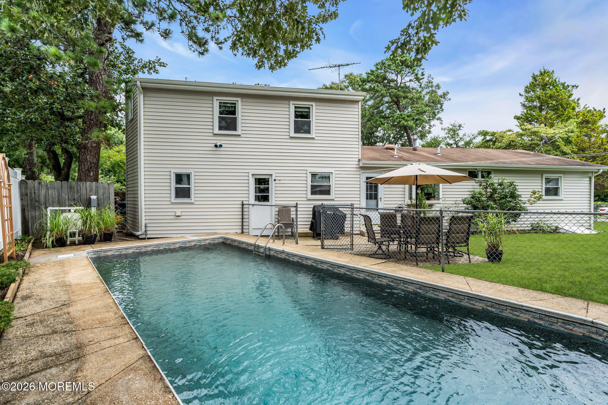 43 Railroad Avenue Beachwood NJ 08722
