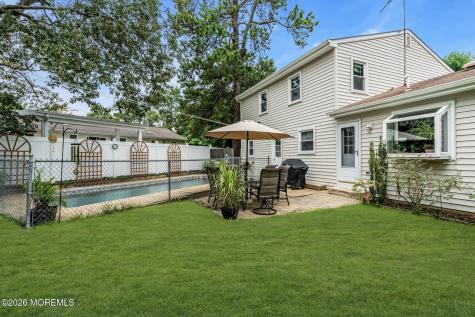 43 Railroad Avenue Beachwood NJ 08722