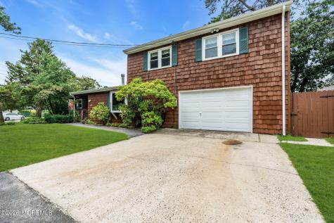 43 Railroad Avenue Beachwood NJ 08722