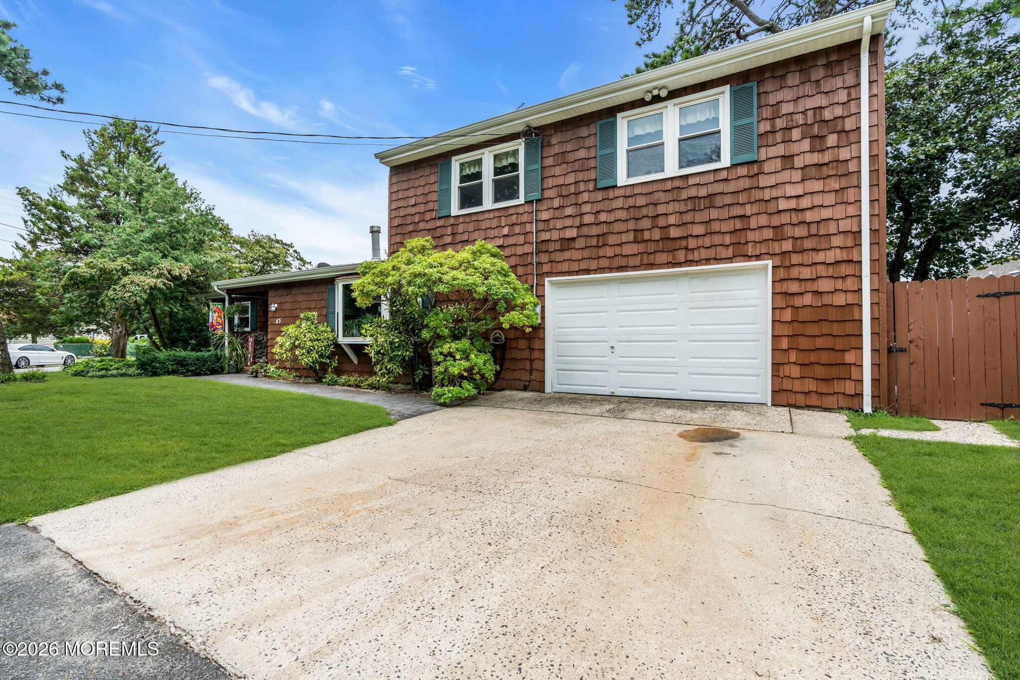 43 Railroad Avenue Beachwood NJ 08722