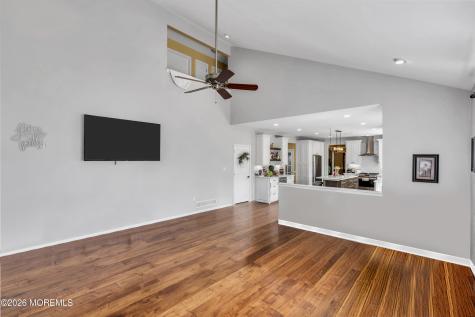 8 Cabin Brook Crescent Crest Manchester NJ 08759