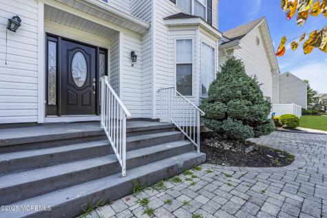 8 Cabin Brook Crescent Crest Manchester NJ 08759
