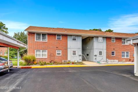 39M Cambridge Court Lakewood NJ 08701