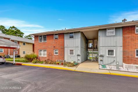 39M Cambridge Court Lakewood NJ 08701