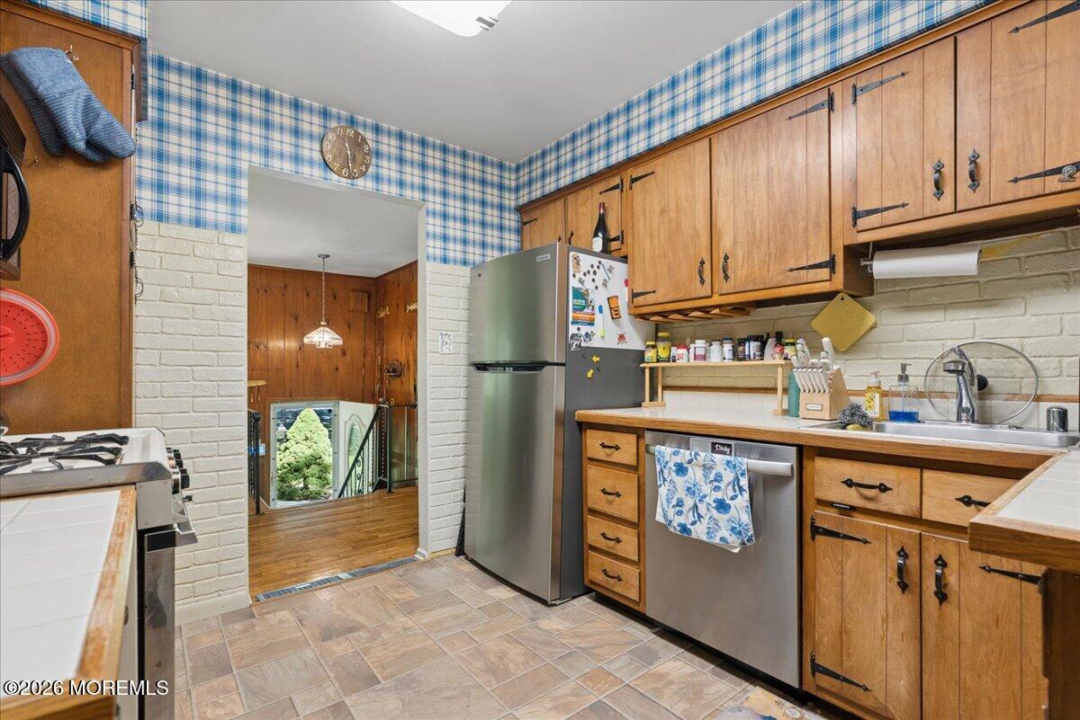 16 Coventry Court Manalapan NJ 07726