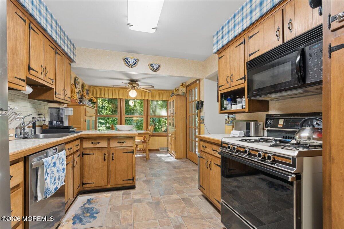 16 Coventry Court Manalapan NJ 07726