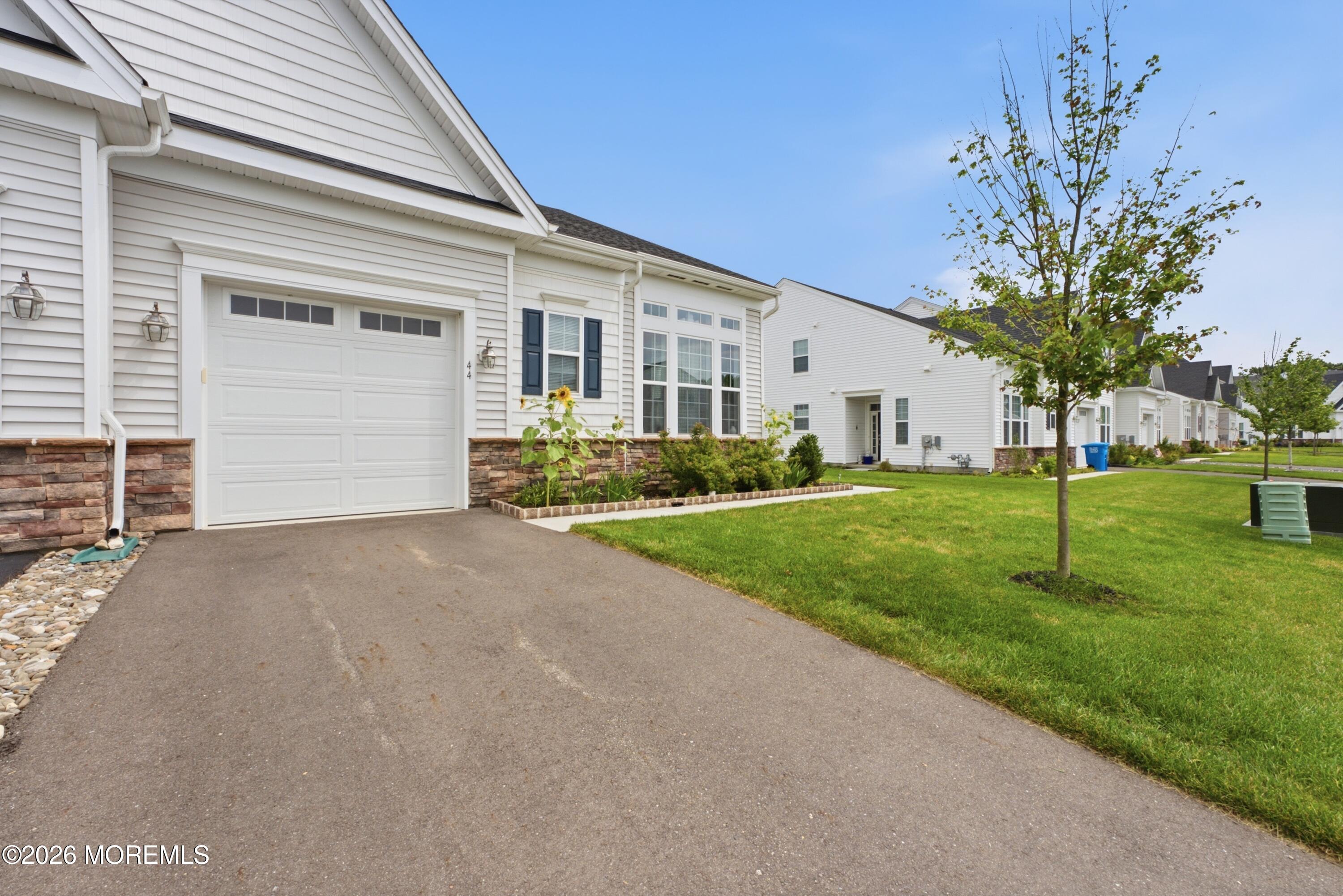 44 Aqueduct Boulevard New Egypt NJ 08533