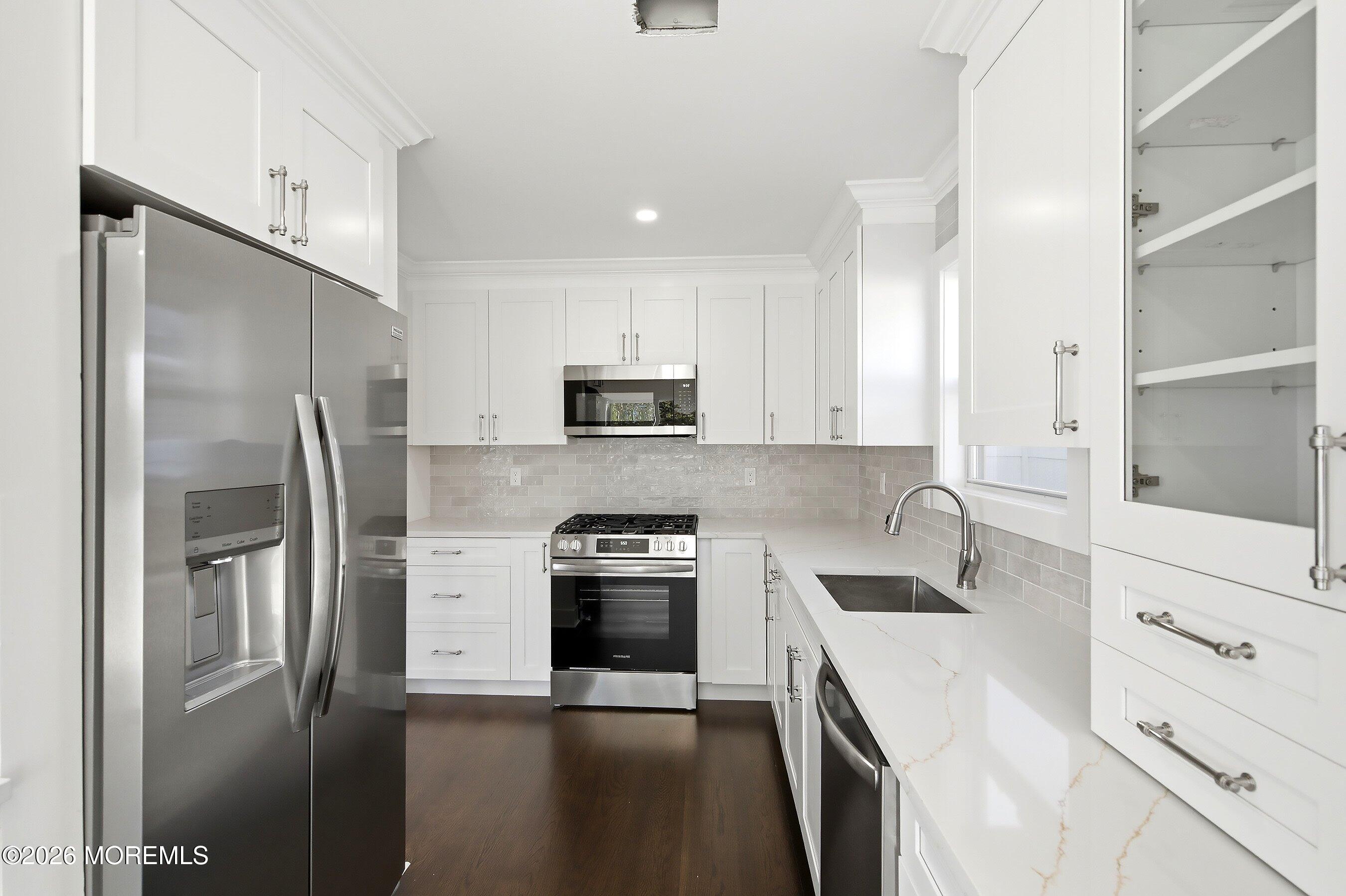 31 Dolphin Circle W Bayville NJ 08721