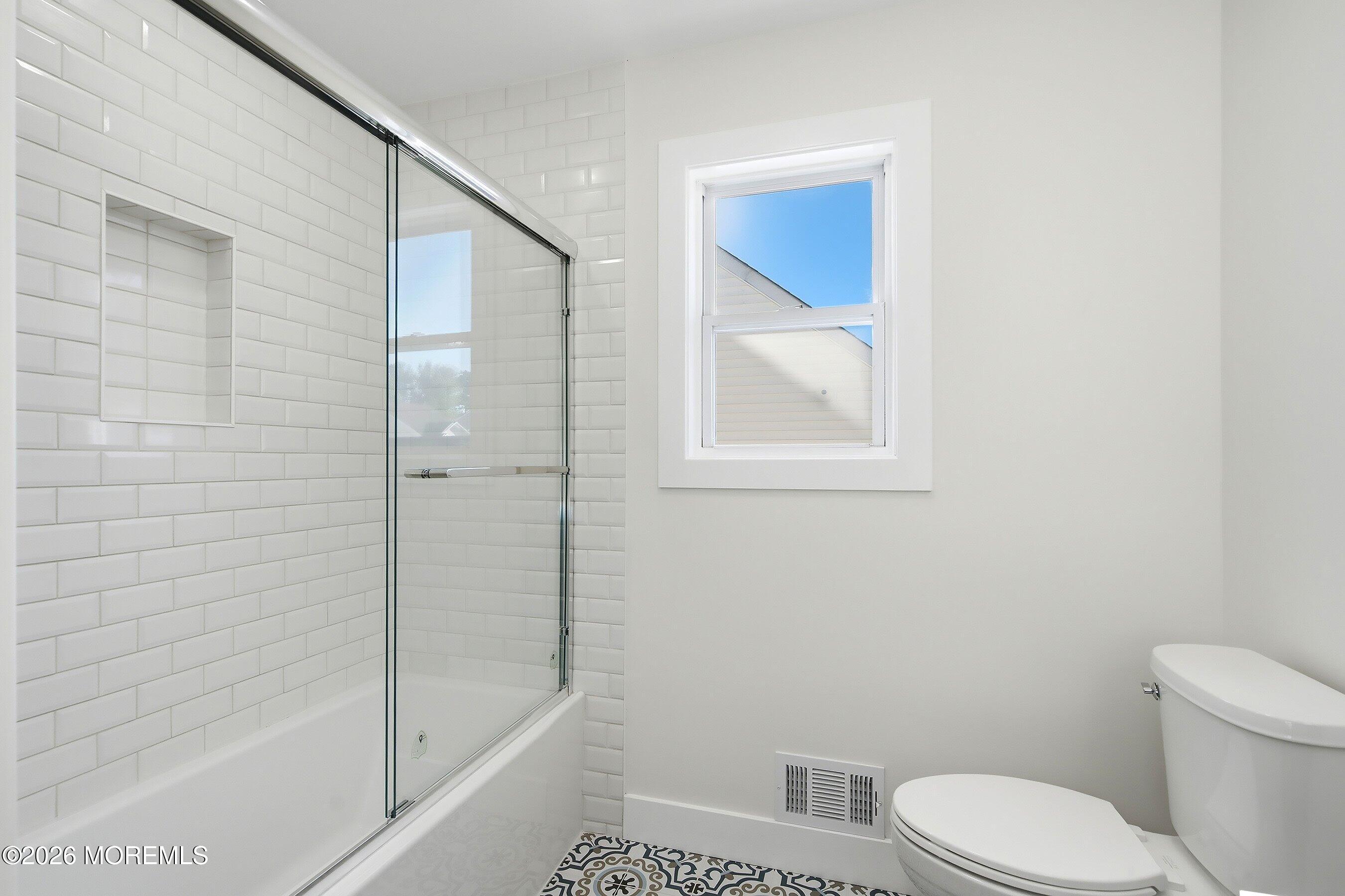 31 Dolphin Circle W Bayville NJ 08721