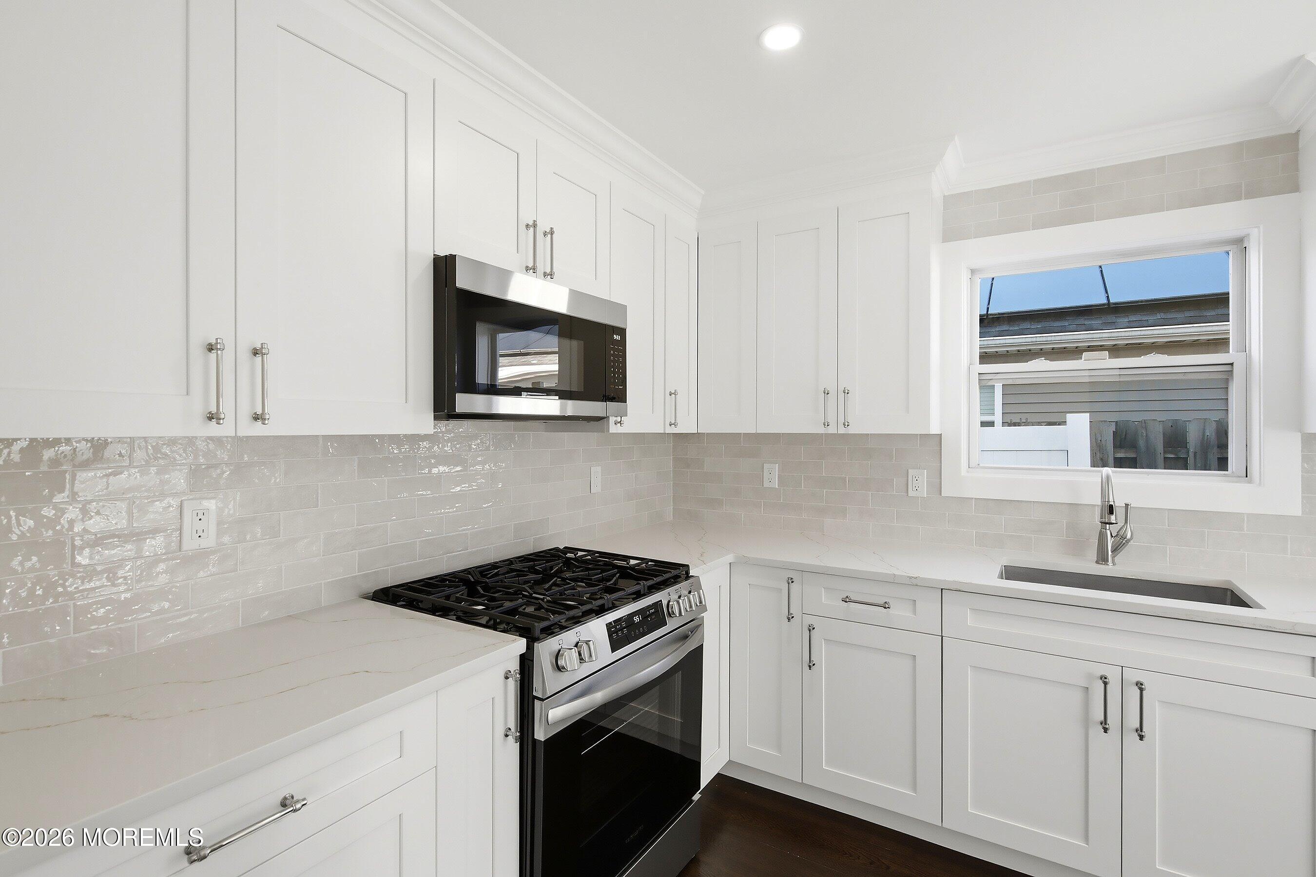 31 Dolphin Circle W Bayville NJ 08721