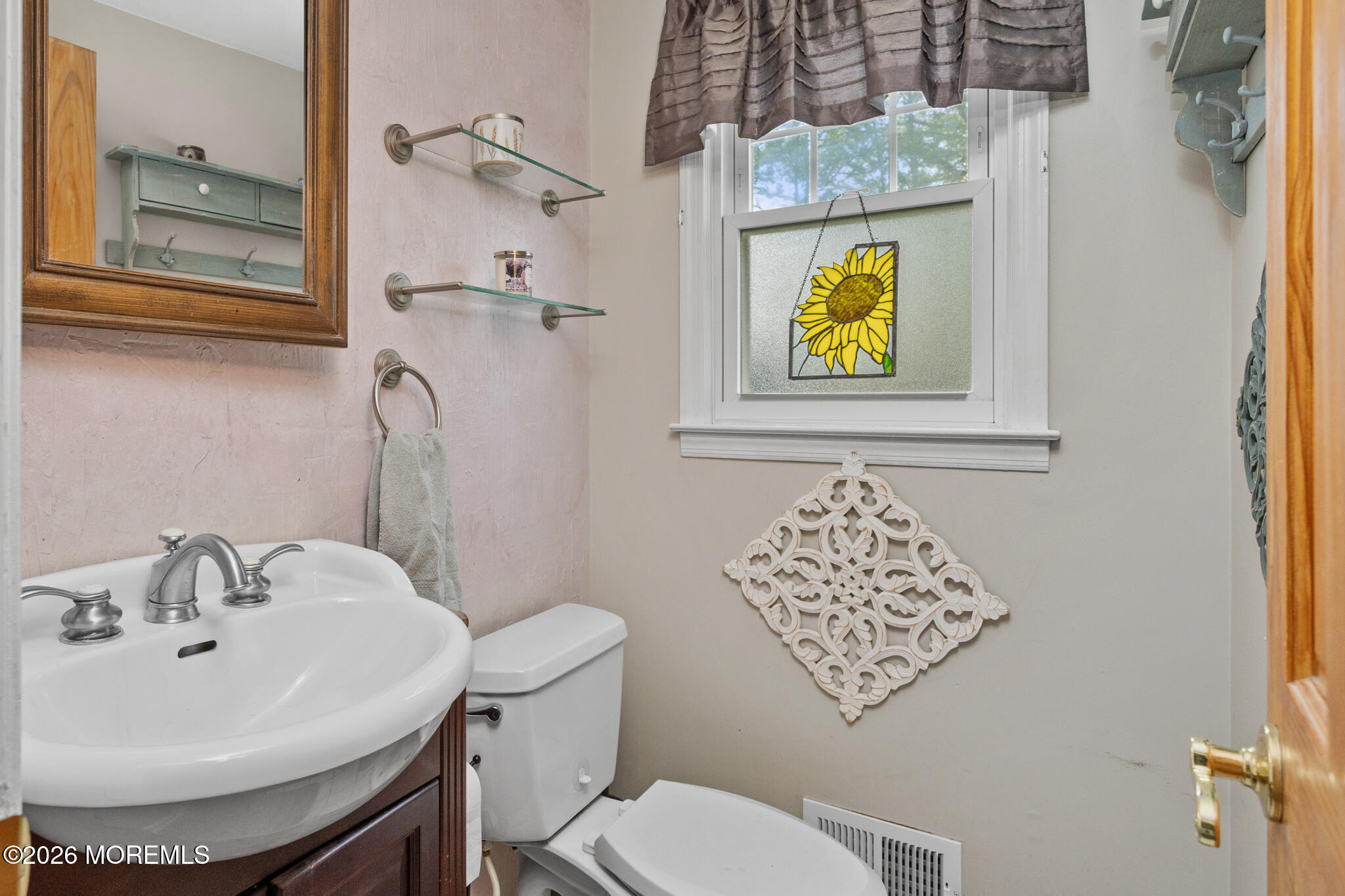 16 Twain Drive Allentown NJ 08501