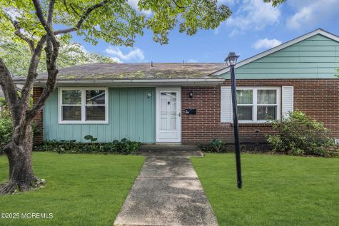 61 Buckingham Drive Lakewood NJ 08701
