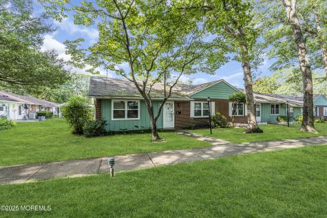 61 Buckingham Drive Lakewood NJ 08701