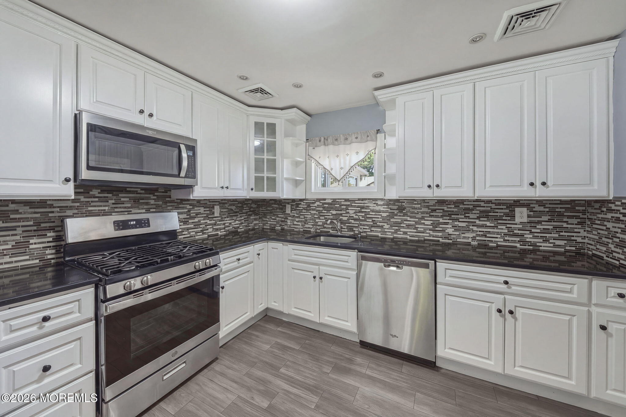 328 Mizzen Avenue Beachwood NJ 08722