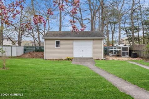 17 Chestnut Hill Drive Toms River NJ 08755