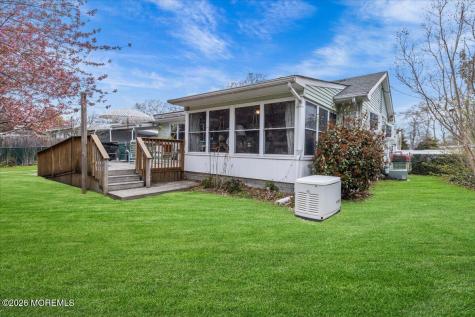 17 Chestnut Hill Drive Toms River NJ 08755