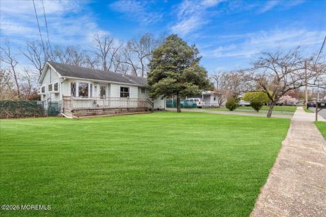 17 Chestnut Hill Drive Toms River NJ 08755