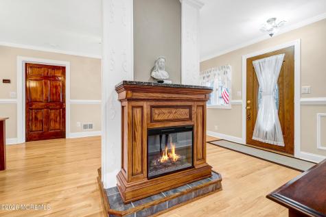 35 Bay Avenue North Middletown NJ 07748