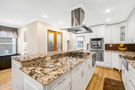 35 Bay Avenue North Middletown NJ 07748