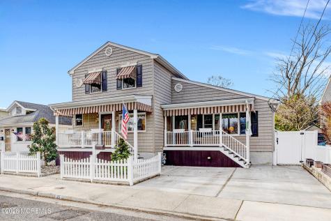 35 Bay Avenue North Middletown NJ 07748