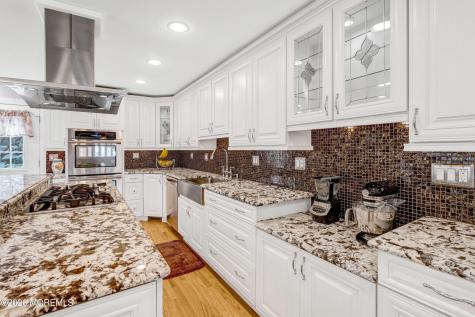 35 Bay Avenue North Middletown NJ 07748