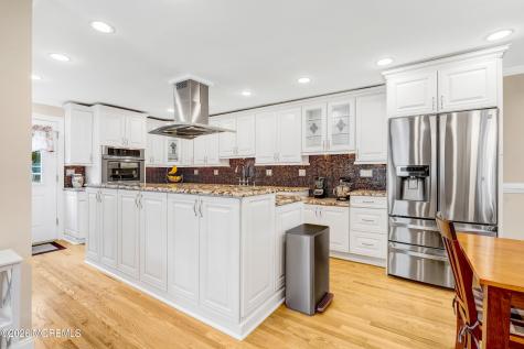 35 Bay Avenue North Middletown NJ 07748