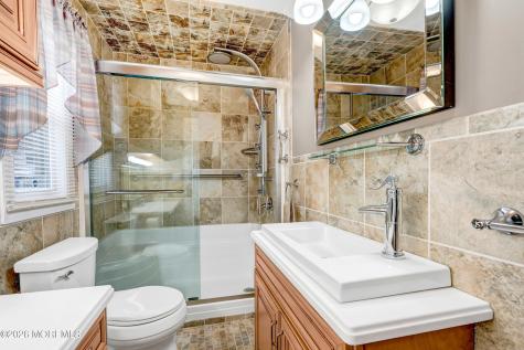 35 Bay Avenue North Middletown NJ 07748