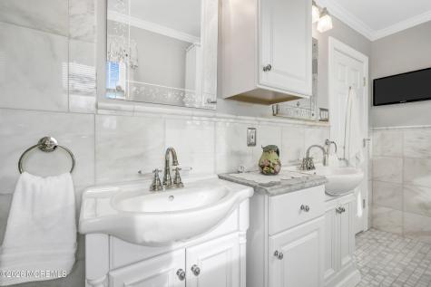 35 Bay Avenue North Middletown NJ 07748