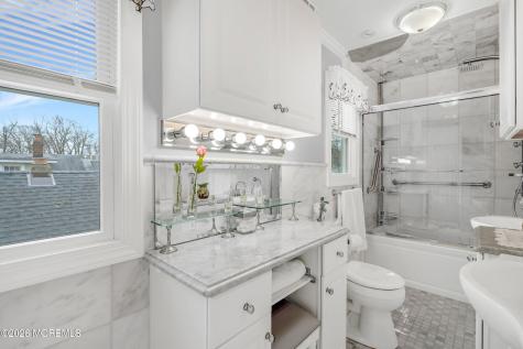 35 Bay Avenue North Middletown NJ 07748