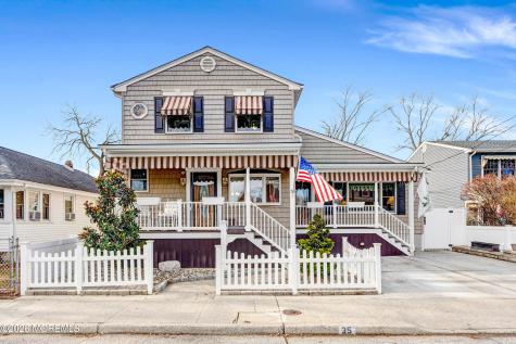35 Bay Avenue North Middletown NJ 07748