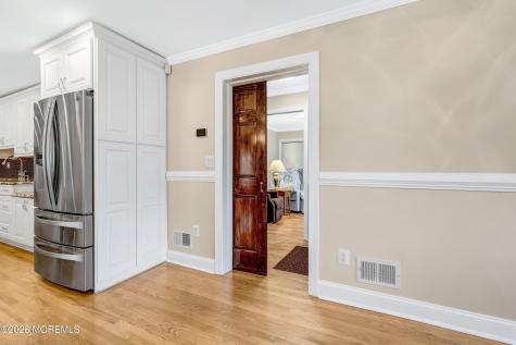 35 Bay Avenue North Middletown NJ 07748