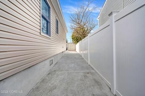 35 Bay Avenue North Middletown NJ 07748