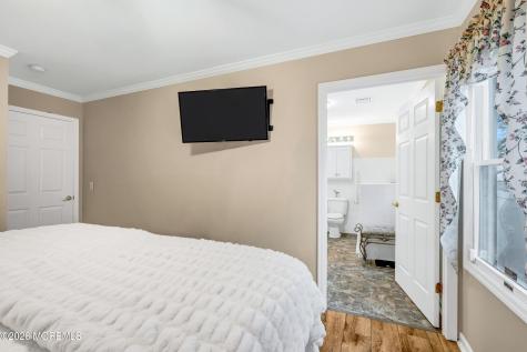 35 Bay Avenue North Middletown NJ 07748