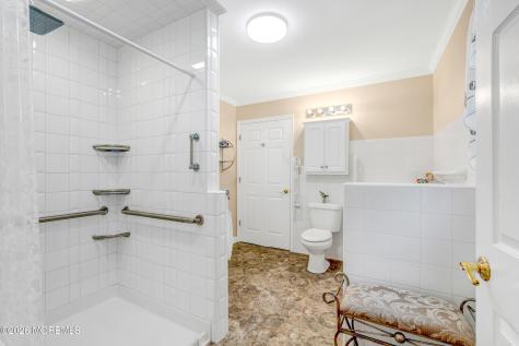 35 Bay Avenue North Middletown NJ 07748