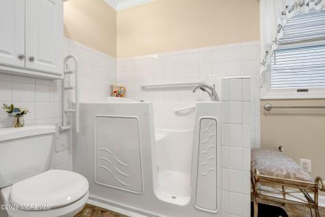 35 Bay Avenue North Middletown NJ 07748