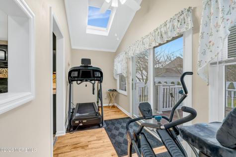 35 Bay Avenue North Middletown NJ 07748