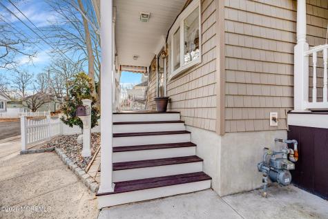 35 Bay Avenue North Middletown NJ 07748