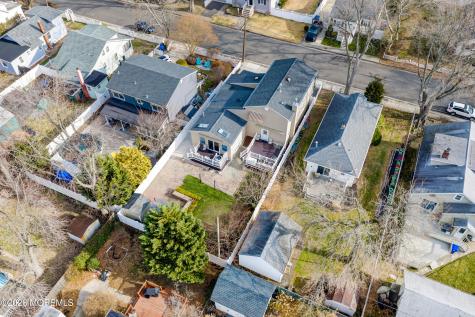 35 Bay Avenue North Middletown NJ 07748