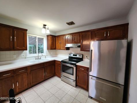 18 Hudson Parkway Whiting NJ 08759