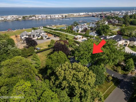 21 N Ward Avenue Rumson NJ 07760