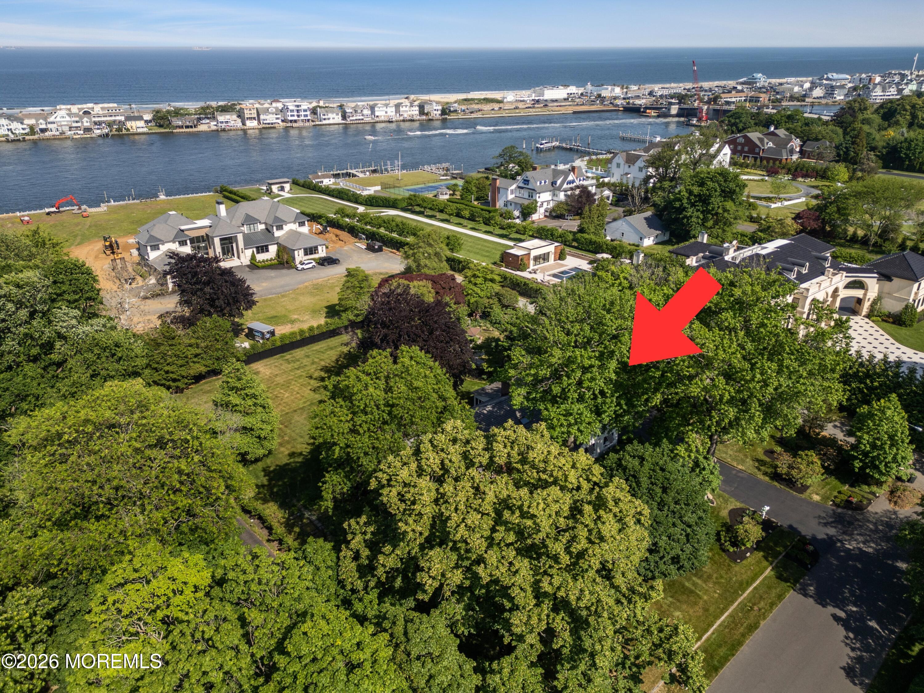 21 N Ward Avenue Rumson NJ 07760