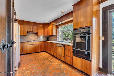 6 Surrey Lane Ocean Twp NJ 07712