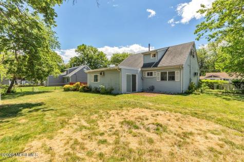 5 Redwood Terrace Hazlet NJ 07730