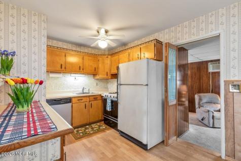 5 Redwood Terrace Hazlet NJ 07730