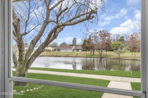402 Picardy Court Lakewood NJ 08701