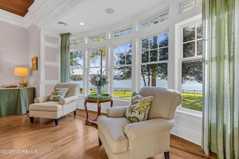 942 Navesink River Road Middletown NJ 07760