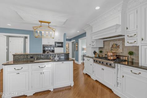 942 Navesink River Road Middletown NJ 07760