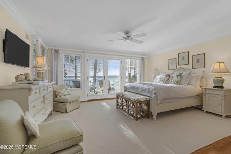 942 Navesink River Road Middletown NJ 07760