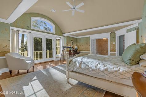 942 Navesink River Road Middletown NJ 07760